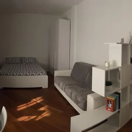 Happy Days Apartment *