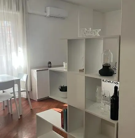 Happy Days Apartment