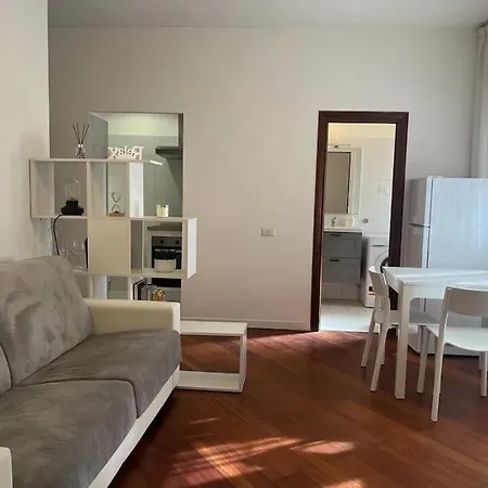 Happy Days Apartment
